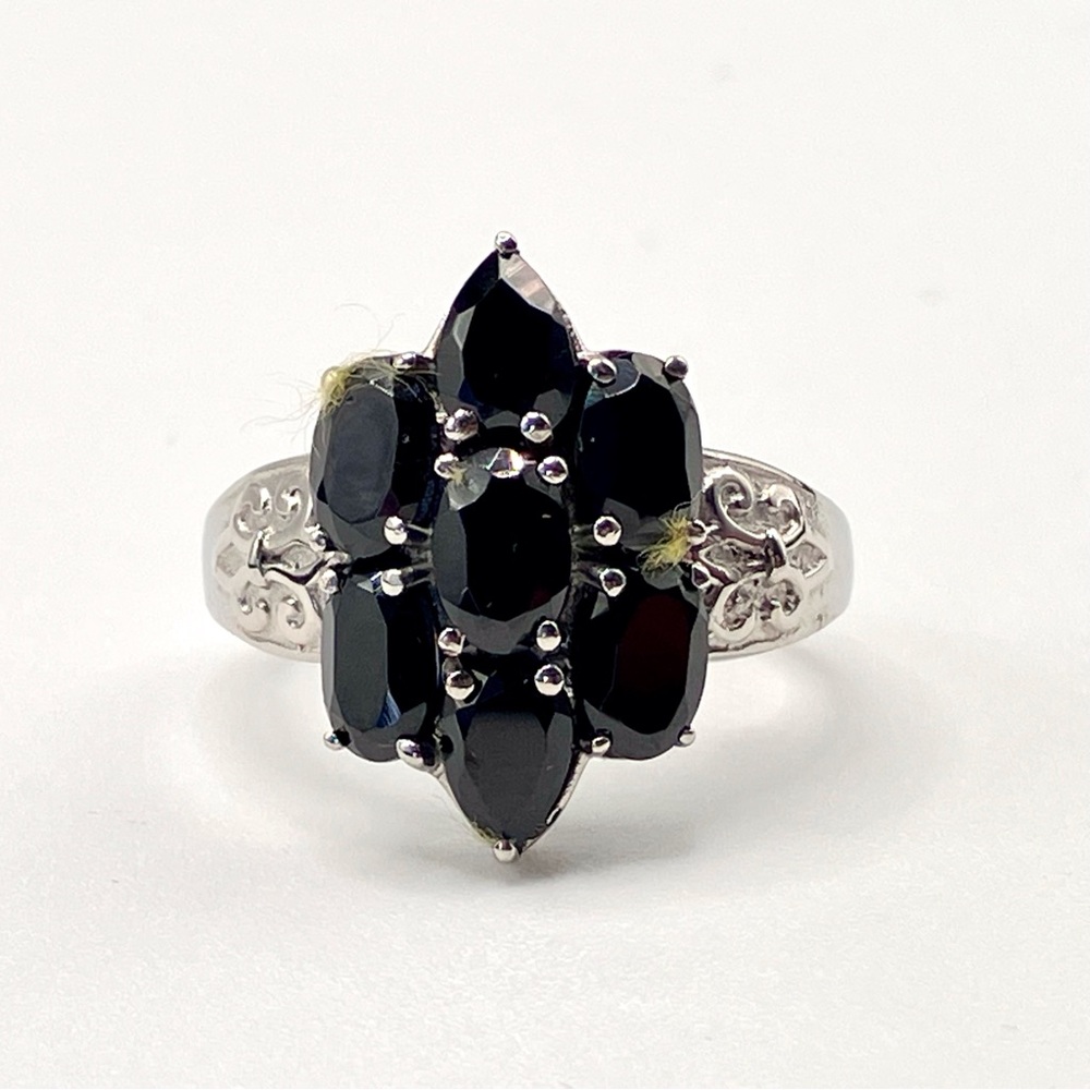 Black Spinel Multi Stone Cluster Ring in Stainless Steel - Picture 2 of 8
